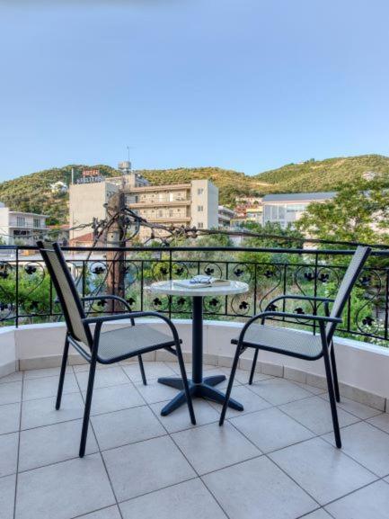 Niovi Luxury Apartments 루트라 에디프수 외부 사진