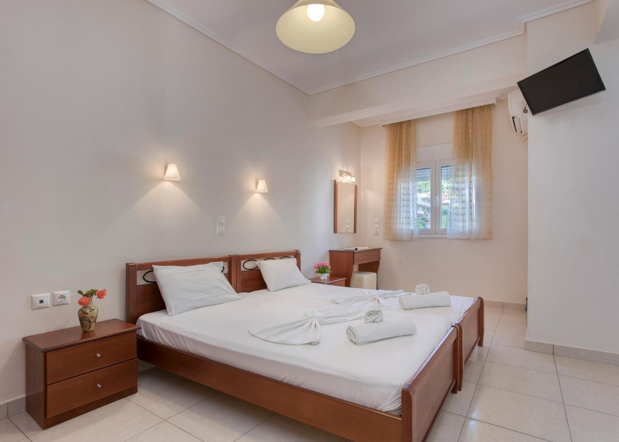 Niovi Luxury Apartments 루트라 에디프수 외부 사진