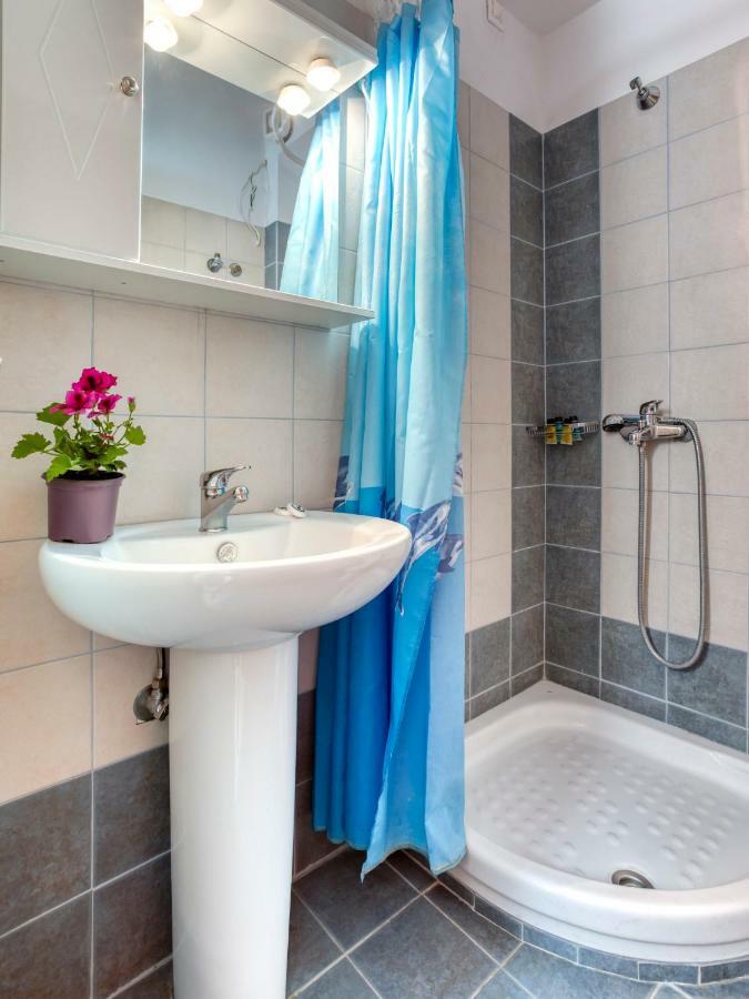 Niovi Luxury Apartments 루트라 에디프수 외부 사진