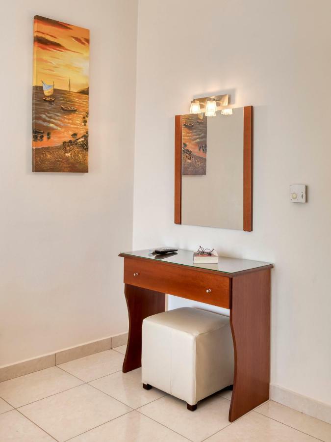Niovi Luxury Apartments 루트라 에디프수 외부 사진